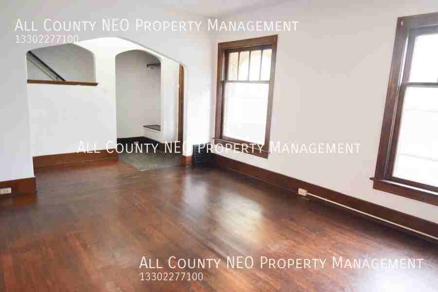 557 Fairfield Ave - Photo 3 of 20