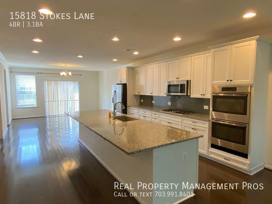 15818 Stokes Ln - Photo 2 of 27