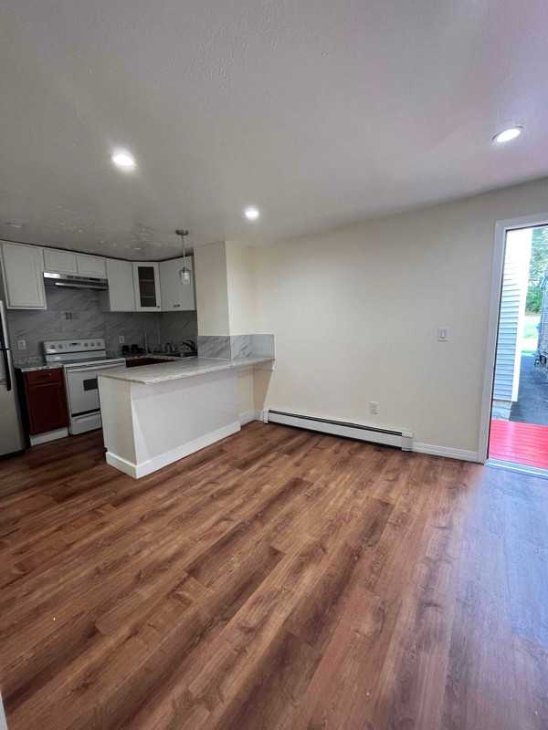 919 Saratoga St #1 - Photo 3 of 13