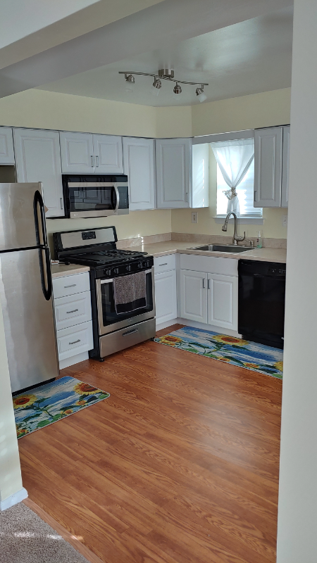 403 Corinthian Ave - Photo 3 of 15