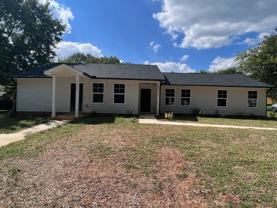 1215 Collins Dr - Photo 1 of 1