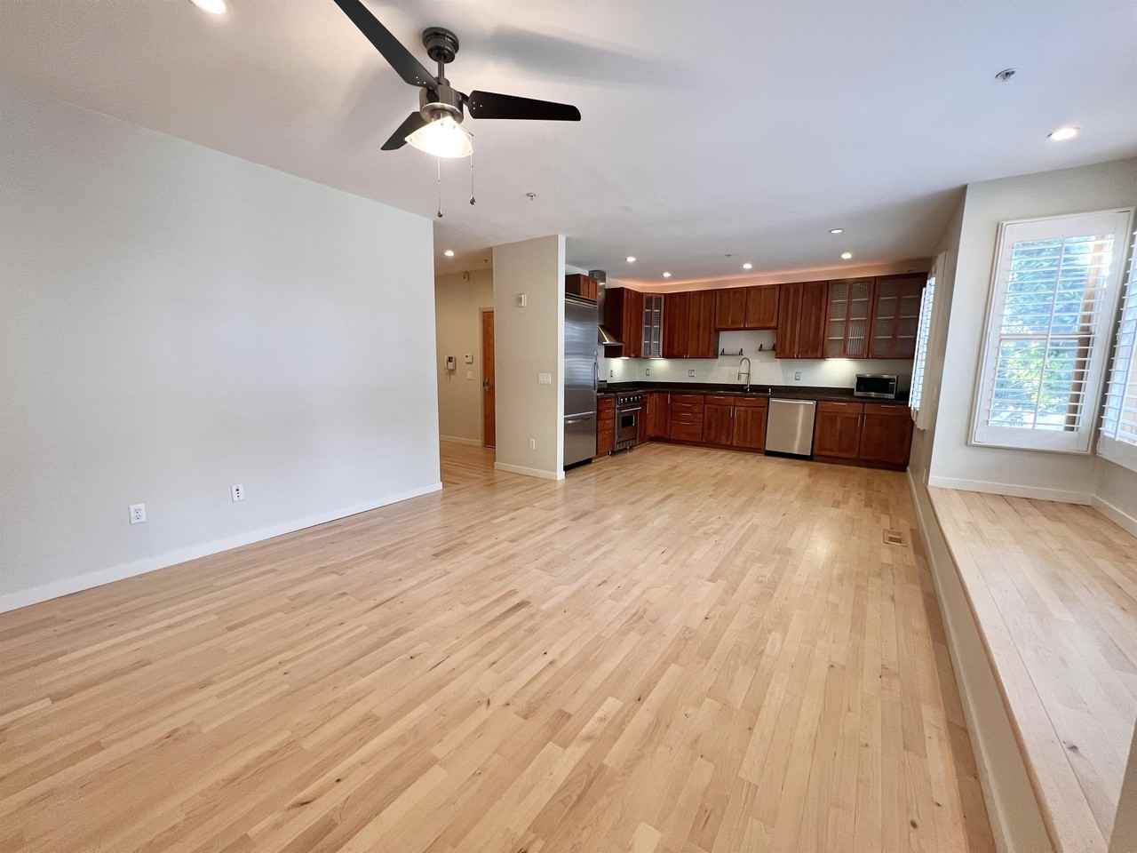 47 Rosemont Pl #MAIN - Photo 2 of 17