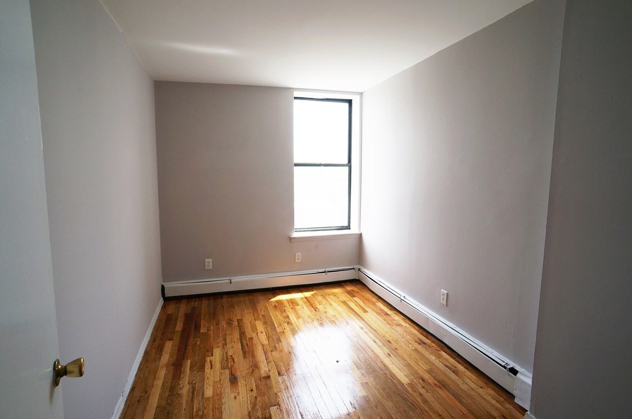 1898 Belmont Ave #5C - Photo 3 of 6