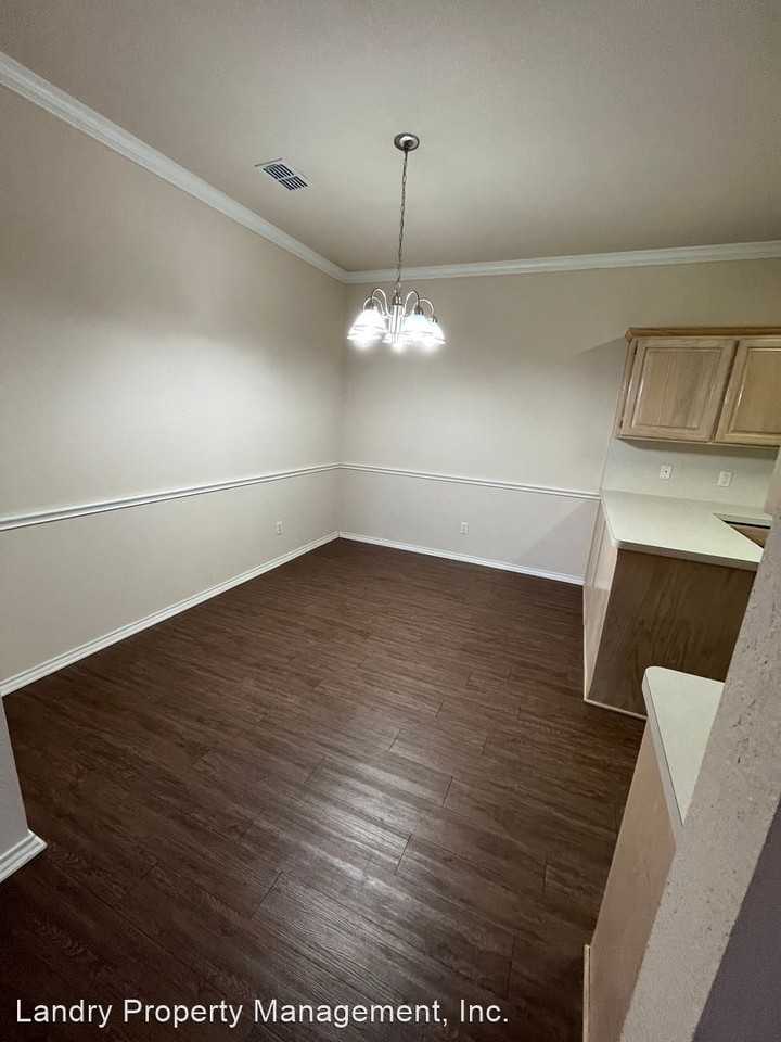 1506 A W Lindsey A-B - Photo 3 of 16