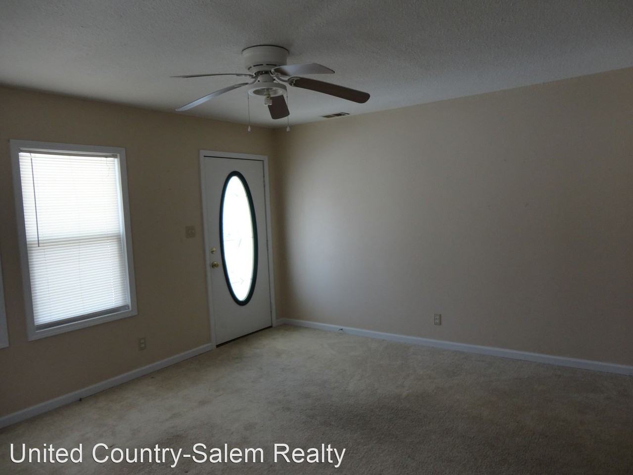 301 S Warfel St - Photo 2 of 7