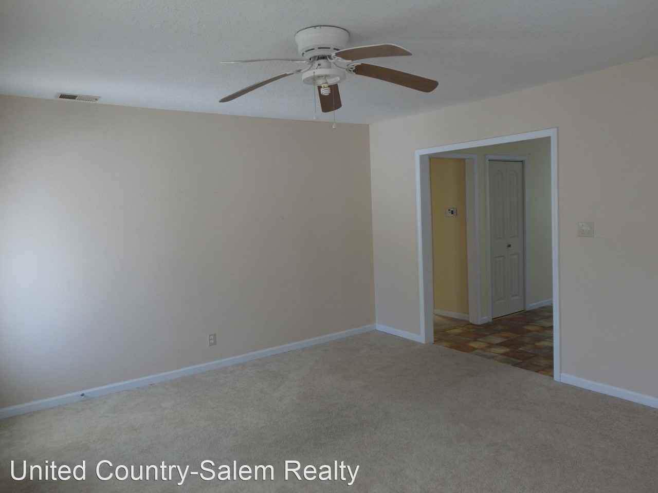 301 S Warfel St - Photo 3 of 7