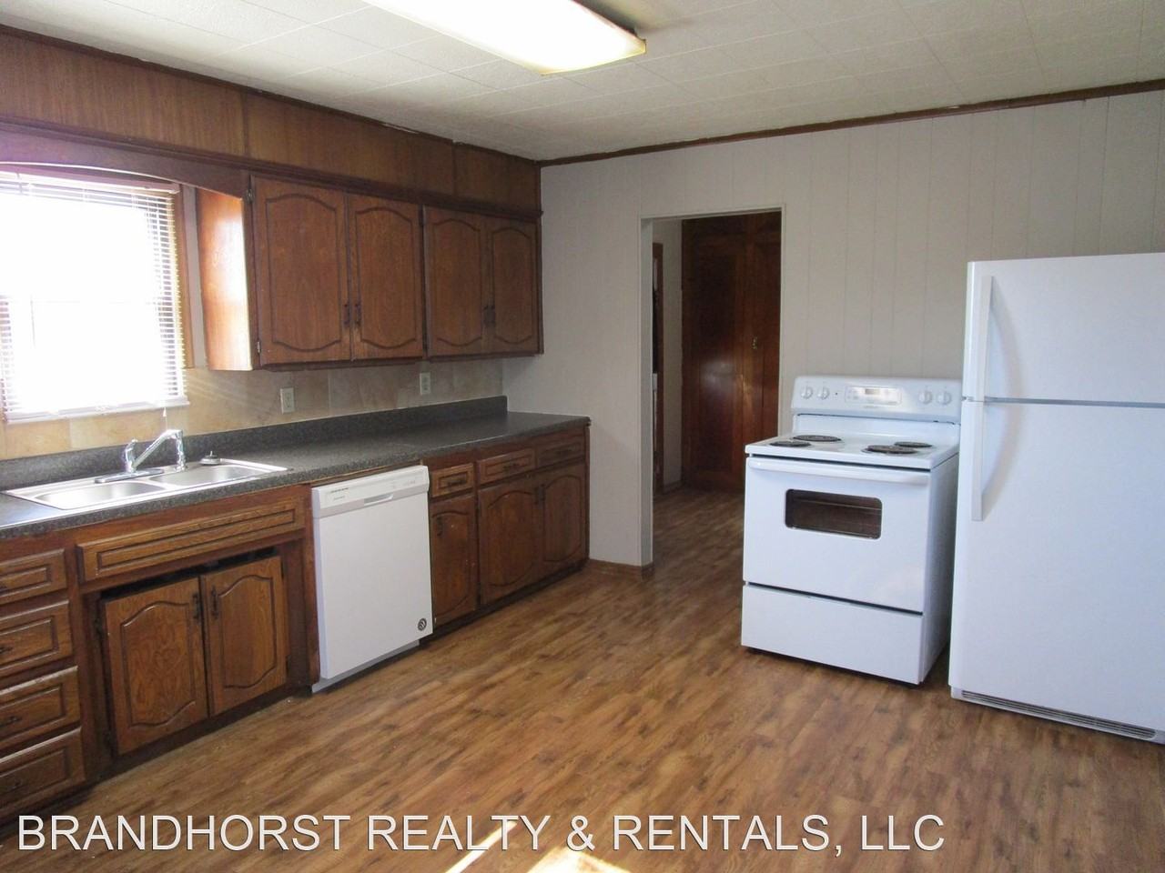 563 N Coffee Ave - Photo 2 of 21