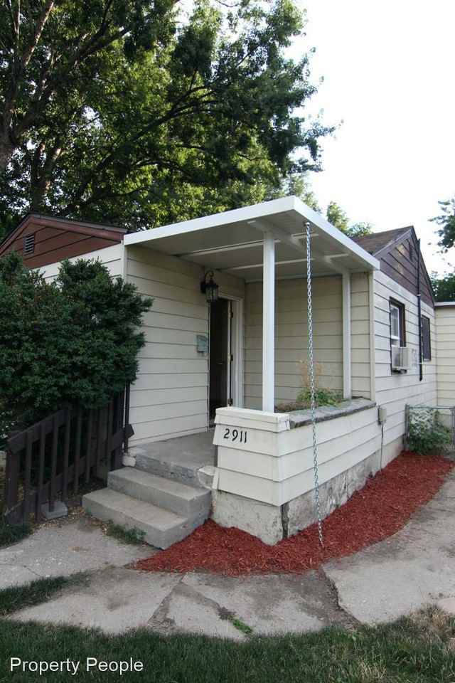 2911 N 28th St - Photo 2 of 14