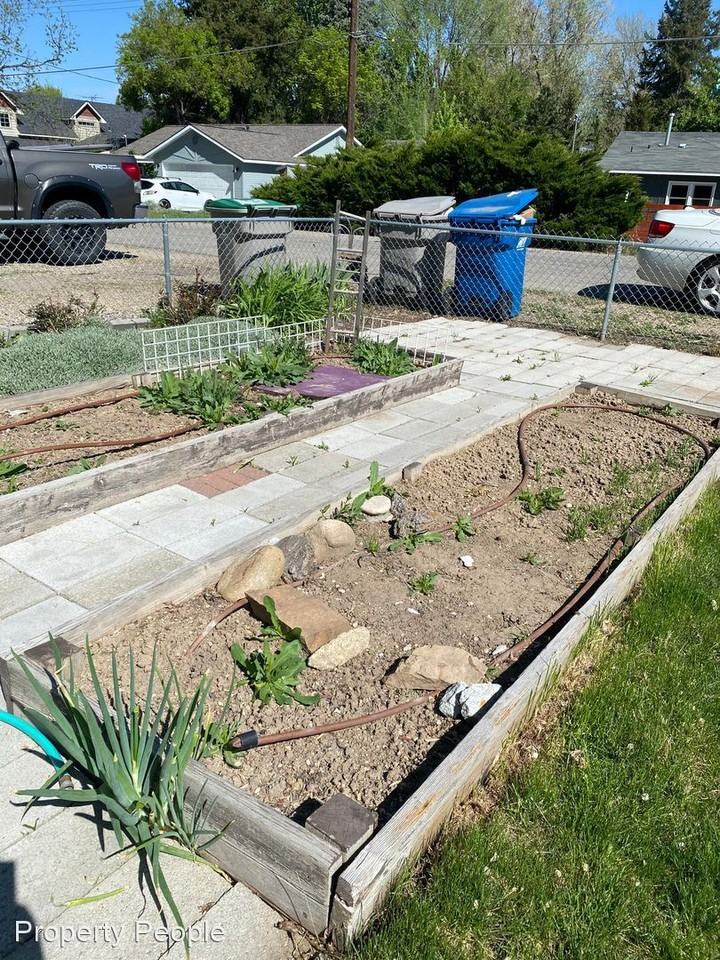 2911 N 28th St - Photo 3 of 14