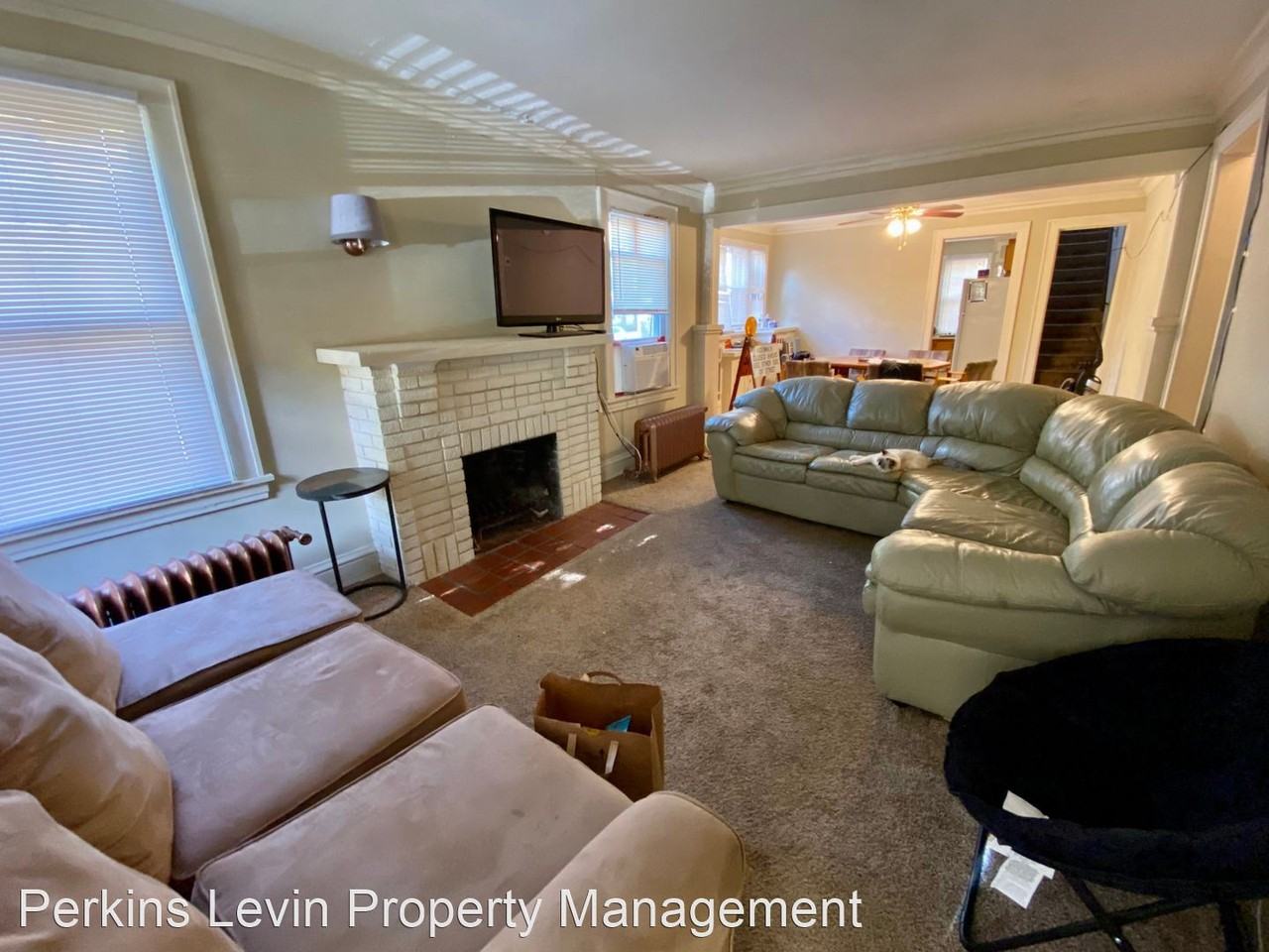 601 7th St Se - Photo 2 of 20