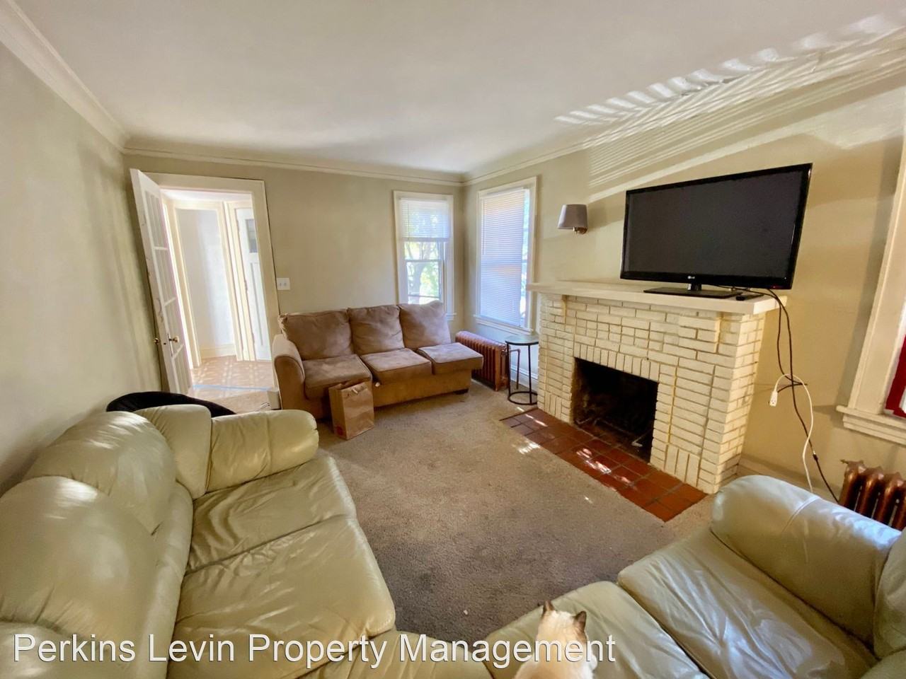 601 7th St Se - Photo 3 of 20