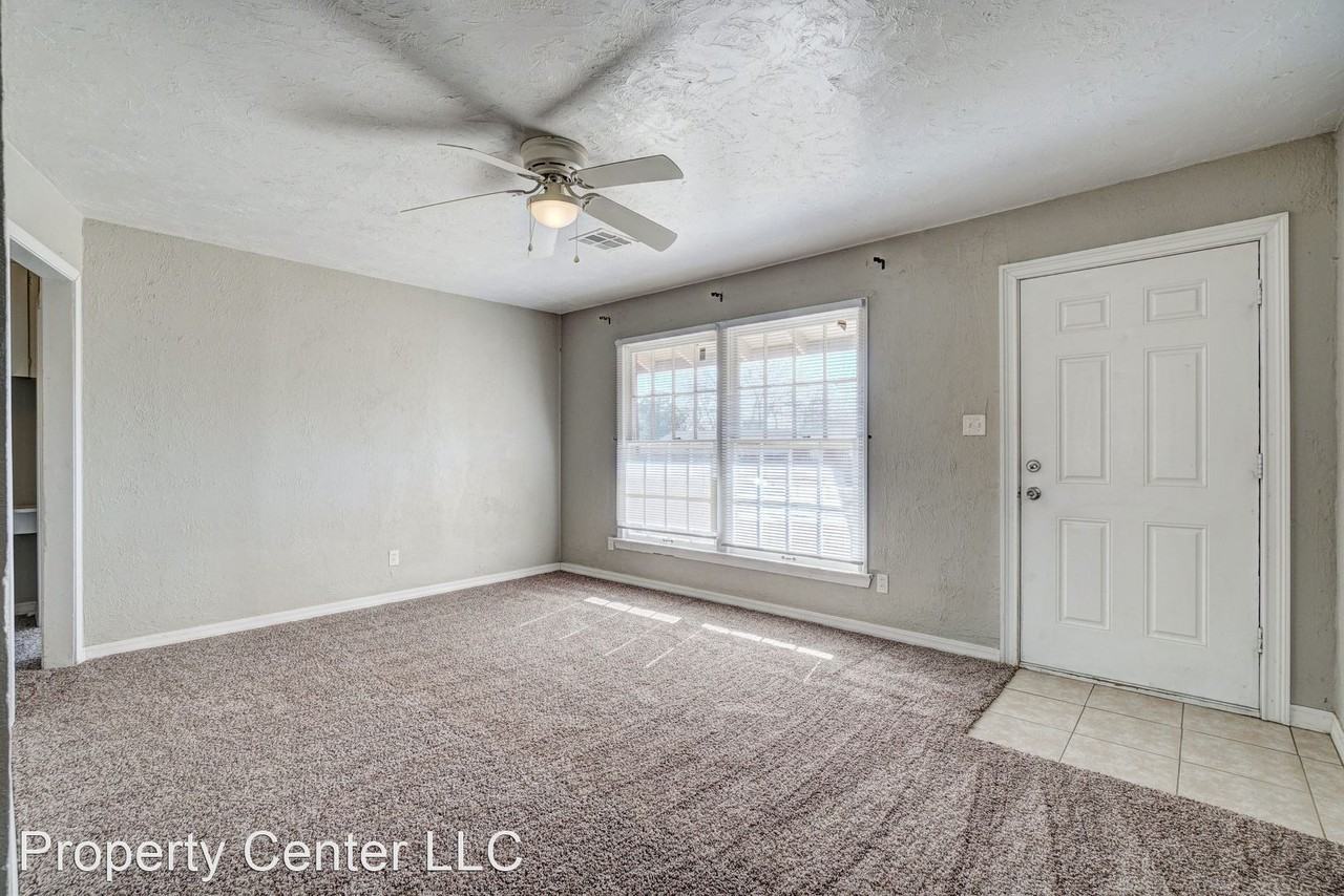 3133 Nw 40th St - Photo 3 of 30