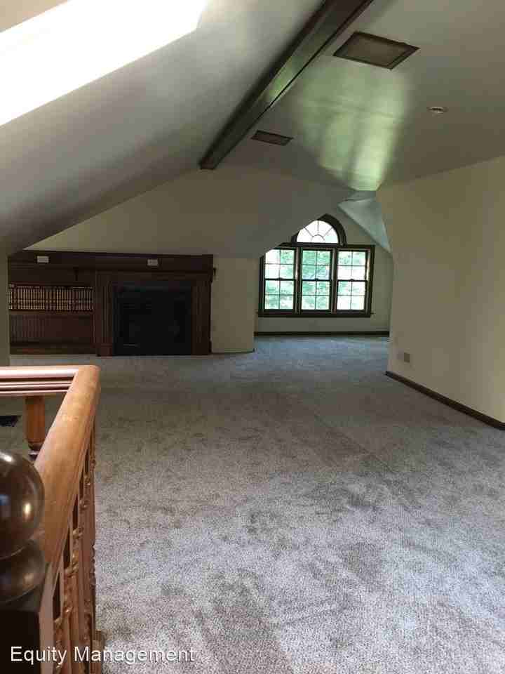 926 Tibbetts Wick Rd - Photo 3 of 33