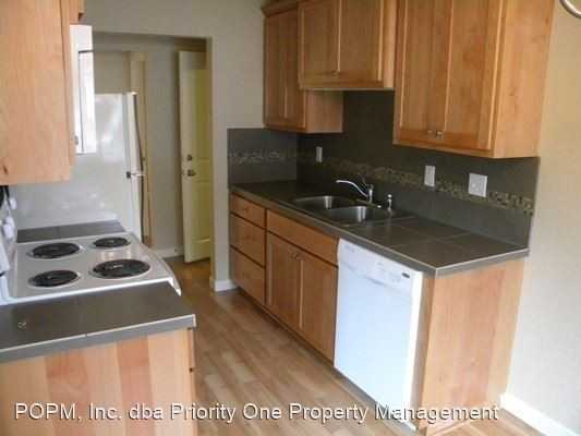 18057 Se Rose St - Photo 2 of 12