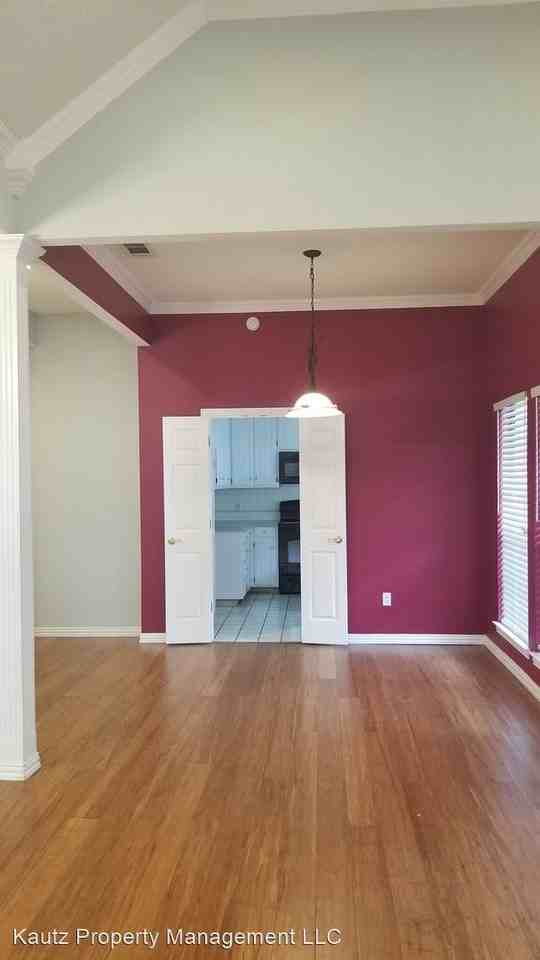 4921 Arborgate Dr - Photo 3 of 14