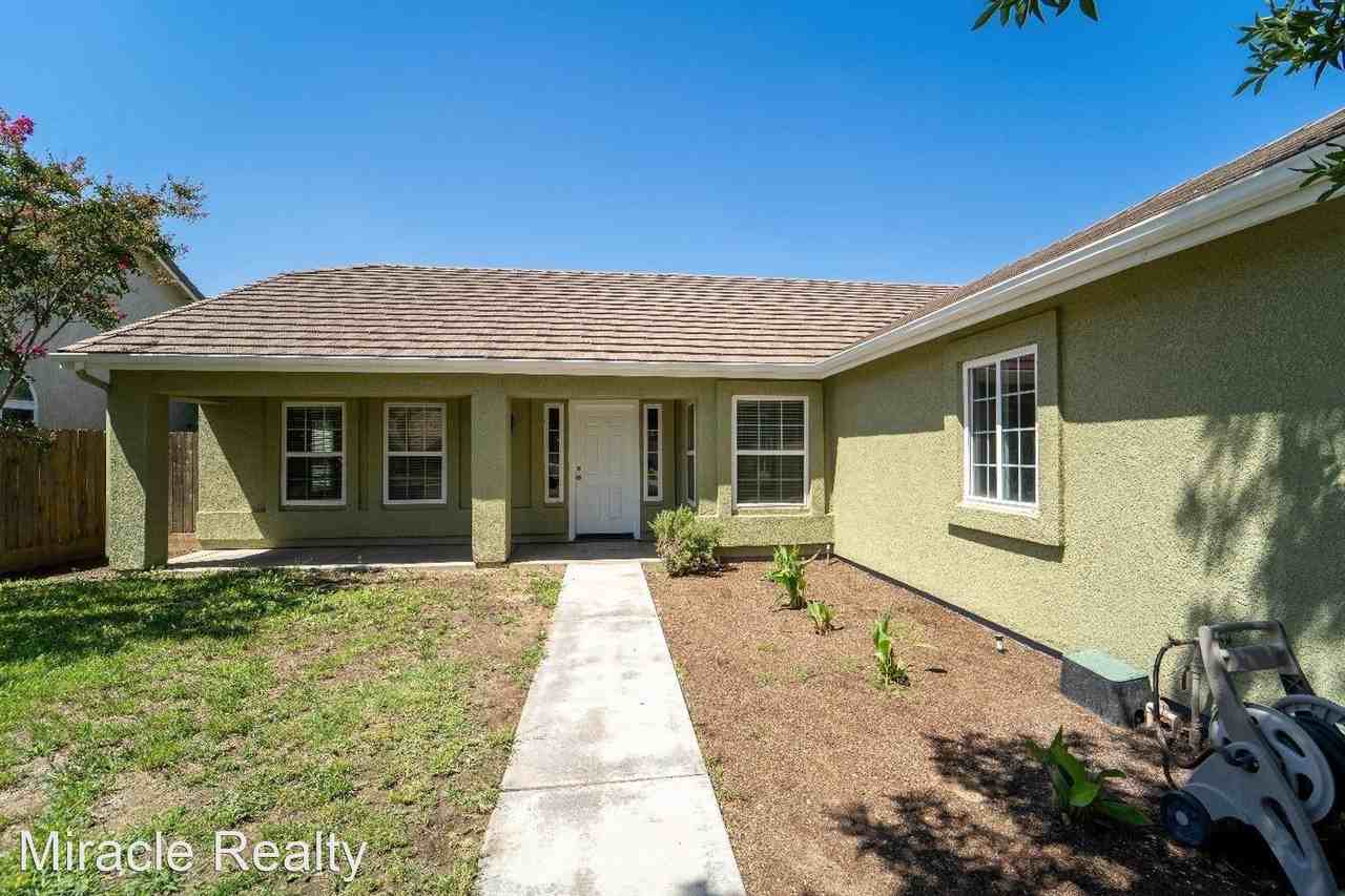 1362 Lynmarie Way - Photo 2 of 17