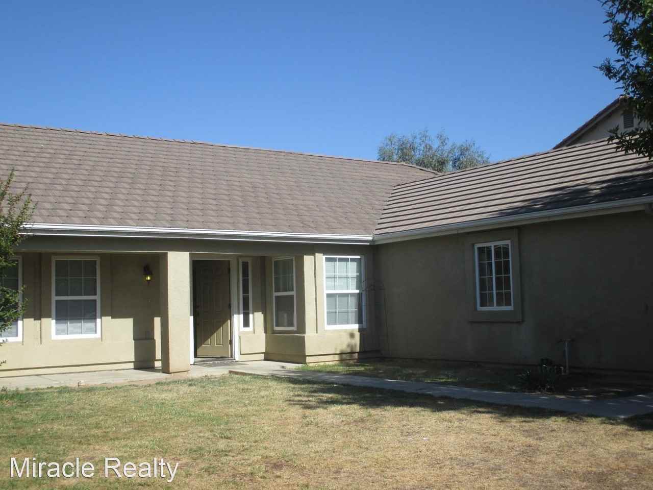 1362 Lynmarie Way - Photo 3 of 17