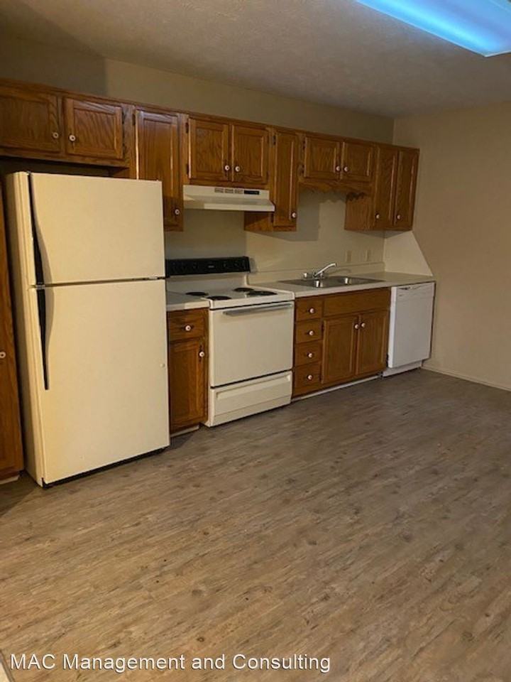 1849 Summerhaven Avenue - Photo 3 of 7