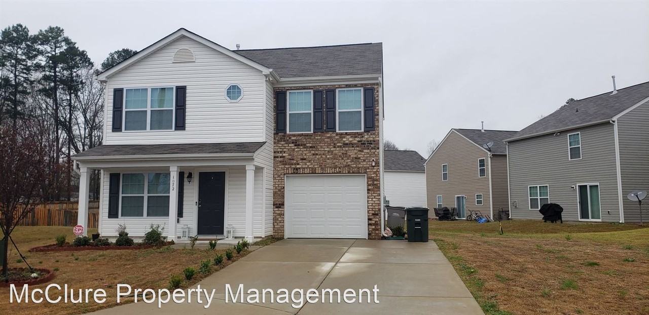 1072 Bolivia Dr - Photo 3 of 15