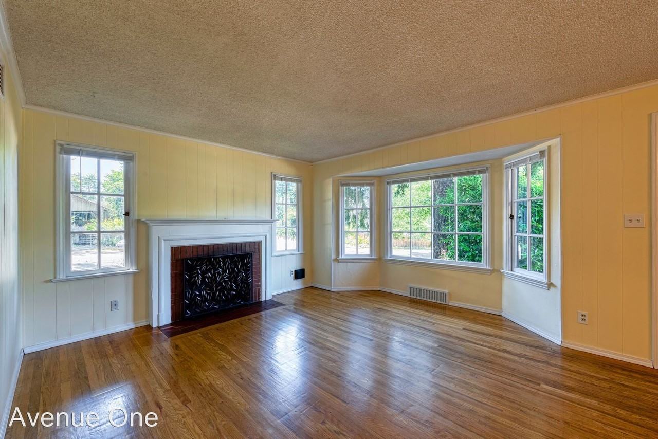 2701 Ne 90th St - Photo 3 of 20