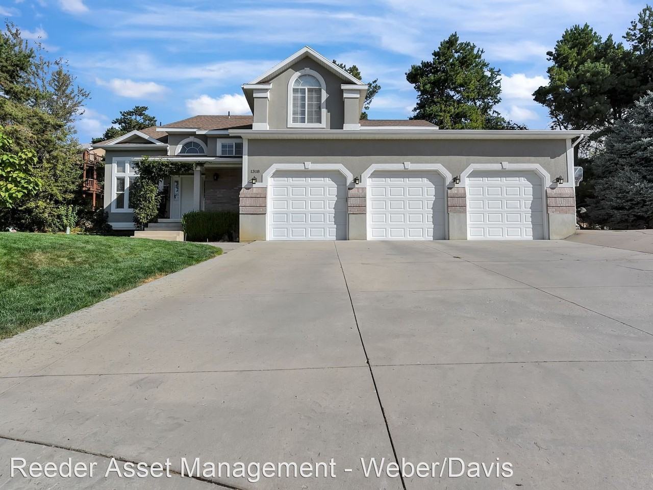 1318 W 3750 N - Photo 2 of 20