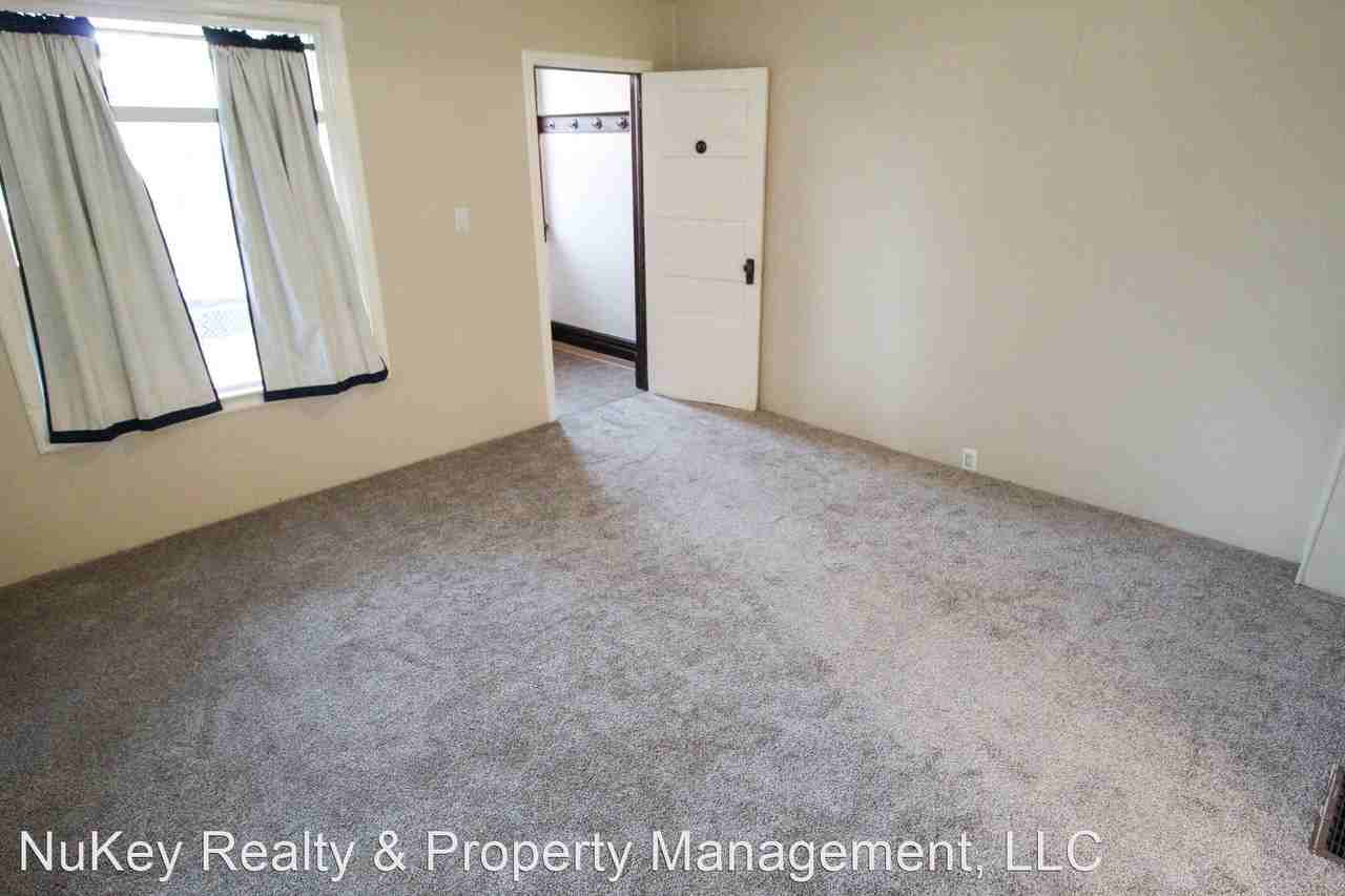 1720 W Gardner Ave - Photo 2 of 25