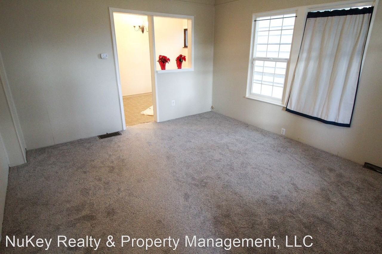 1720 W Gardner Ave - Photo 3 of 25