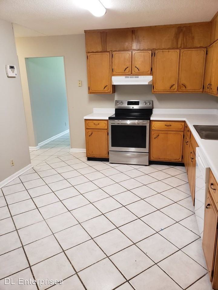 5711 Moody Sawyer Rd Apt A - Photo 2 of 12