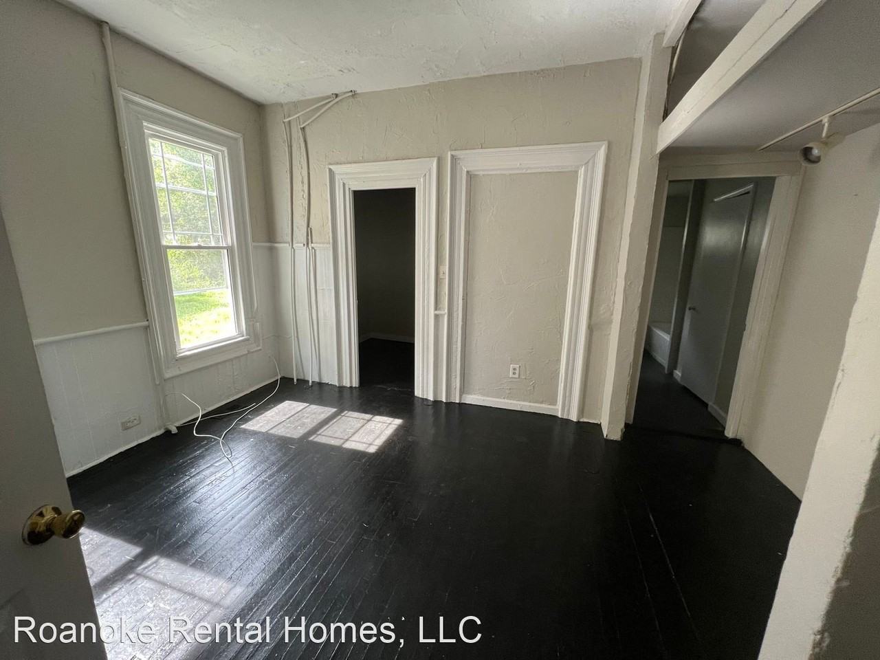 321 Dale Ave SE - Photo 2 of 8