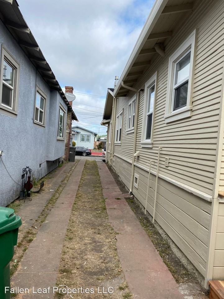 2488 65th Ave - Photo 2 of 15