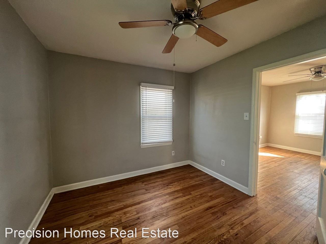 109 N Division Ave - Photo 3 of 4