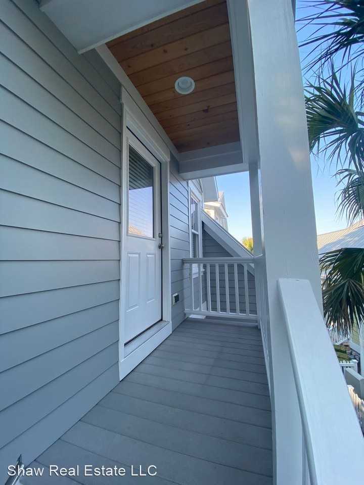 6349 6349 Chalfont Circle-Garage - Photo 2 of 13