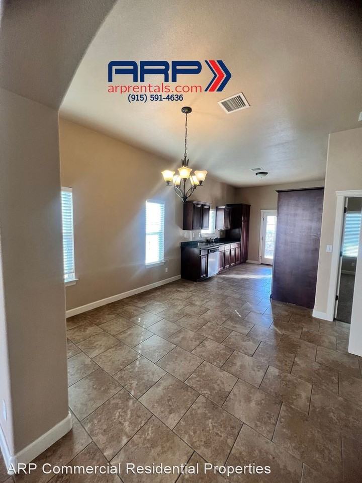 3651 Grand Bahamas Dr - Photo 3 of 21