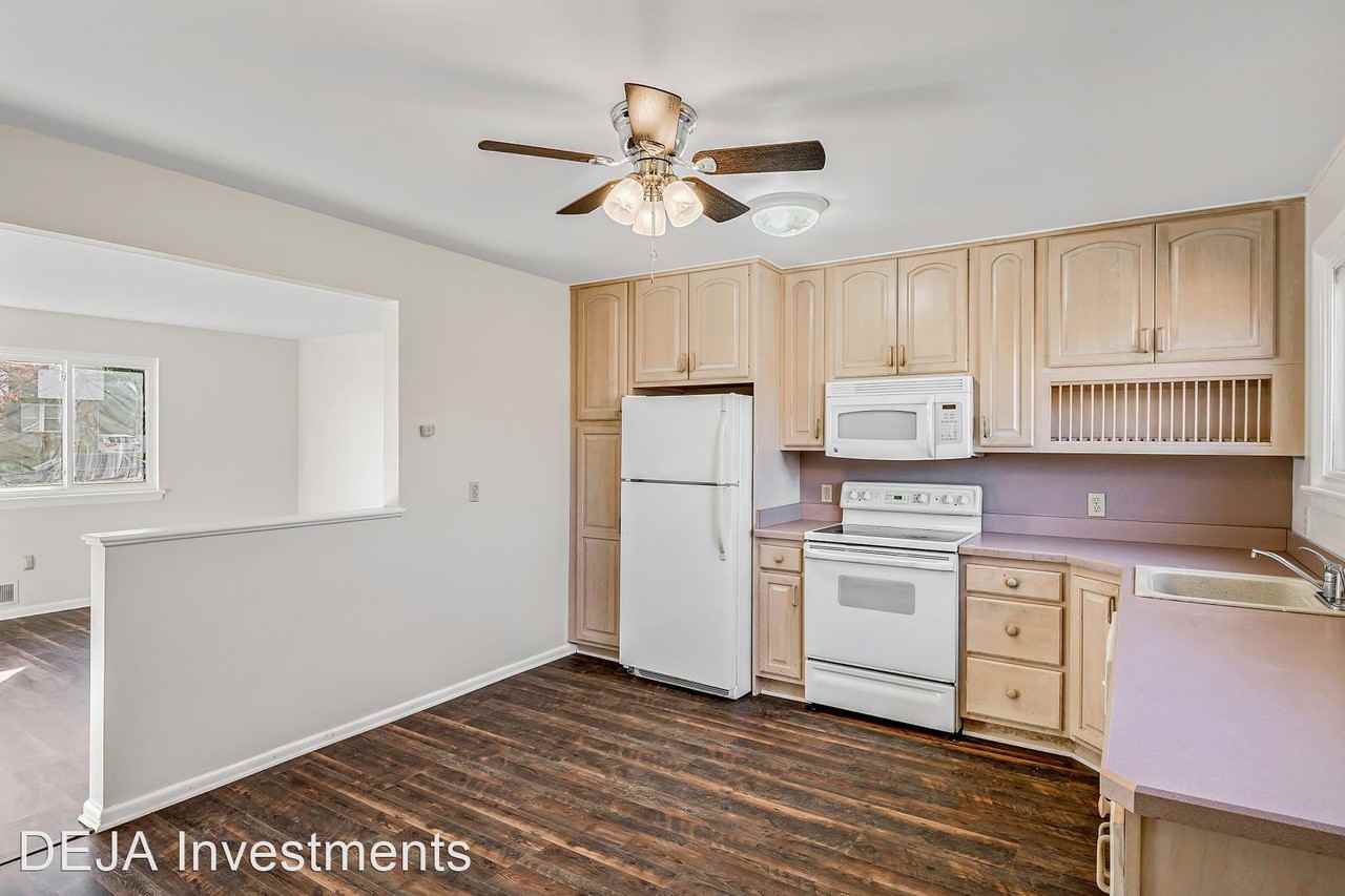 11 Dulles Dr W - Photo 3 of 8