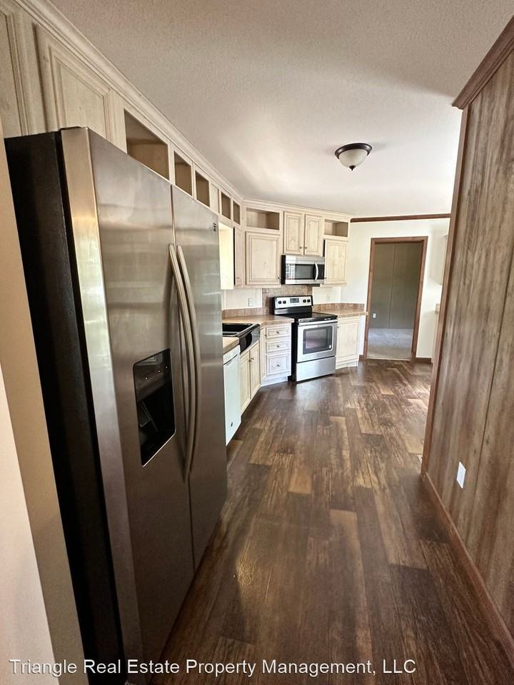 8526 Friendship Dr - Photo 2 of 15