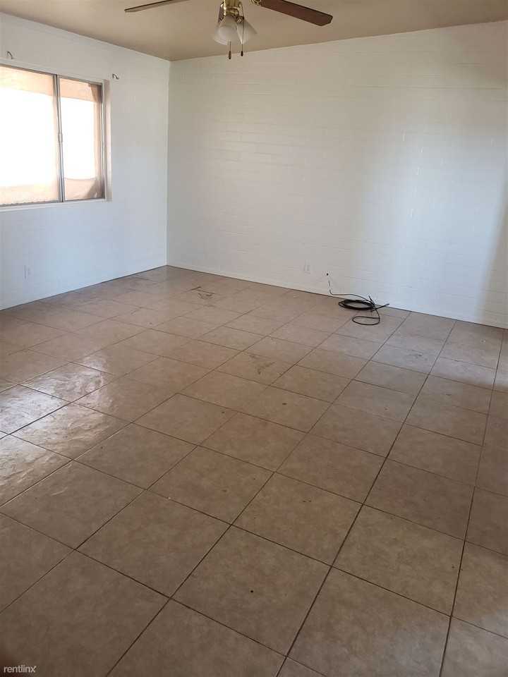 3900 W Shira St - Photo 2 of 9