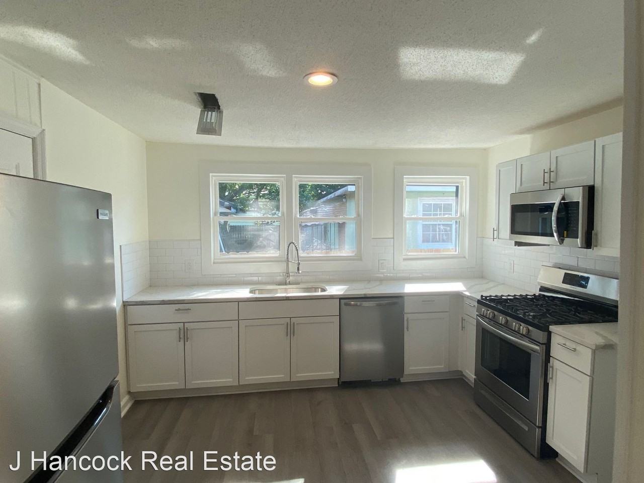 2320 Birdie Garrett St - Photo 2 of 10