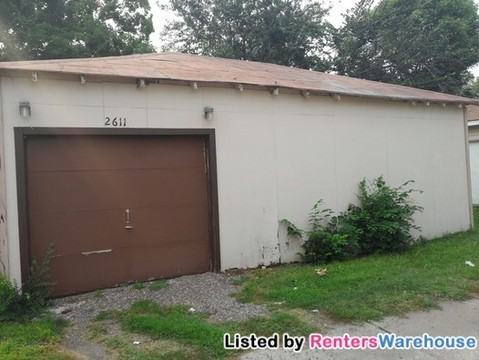 2611 Longfellow Ave - Photo 2 of 15