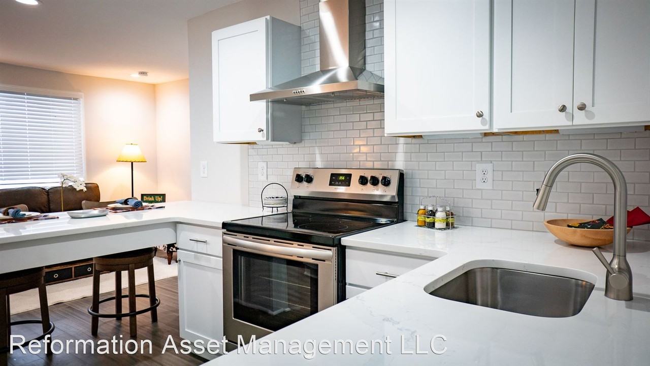 1309 Hudson Ave - Photo 2 of 2