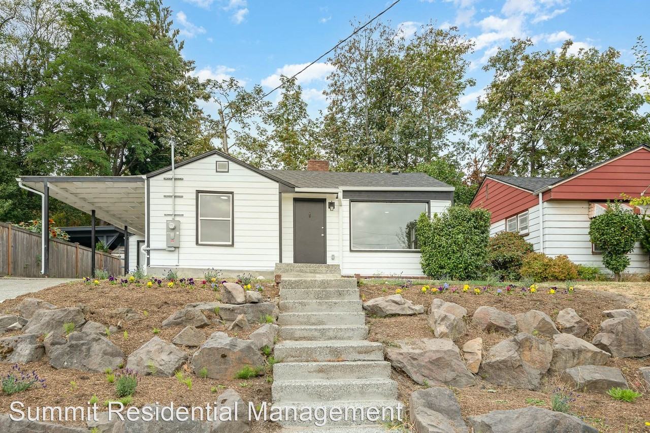 4005 32nd Ave Sw - Photo 2 of 22