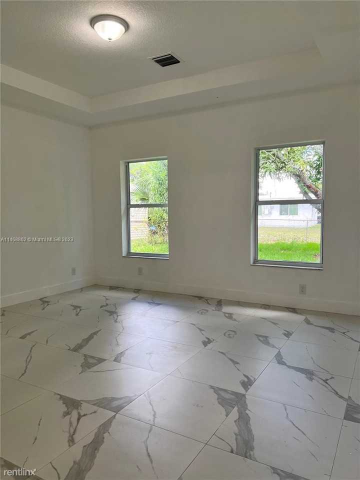 2531 Nw 16th Ct - Photo 3 of 10