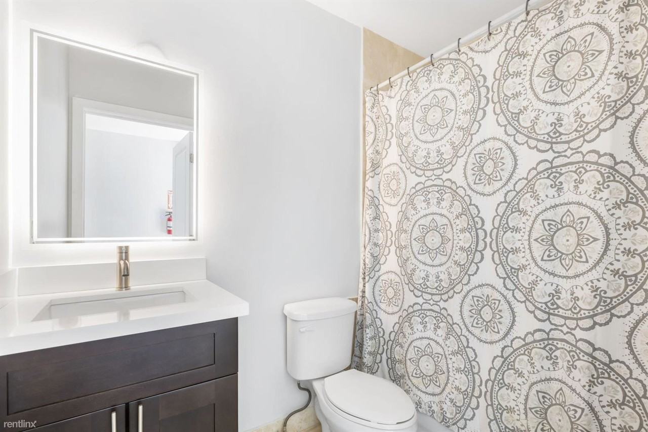 807 Se 18th Ct - Photo 3 of 10