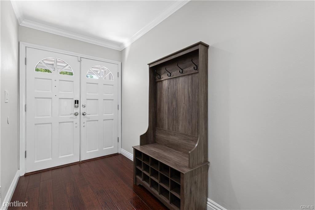 23353 Balmoral Ln - Photo 2 of 10