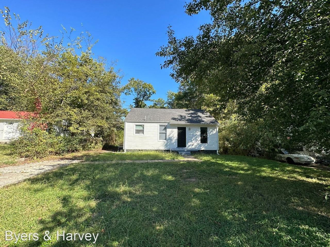 1231 Greenfield Dr - Photo 3 of 17