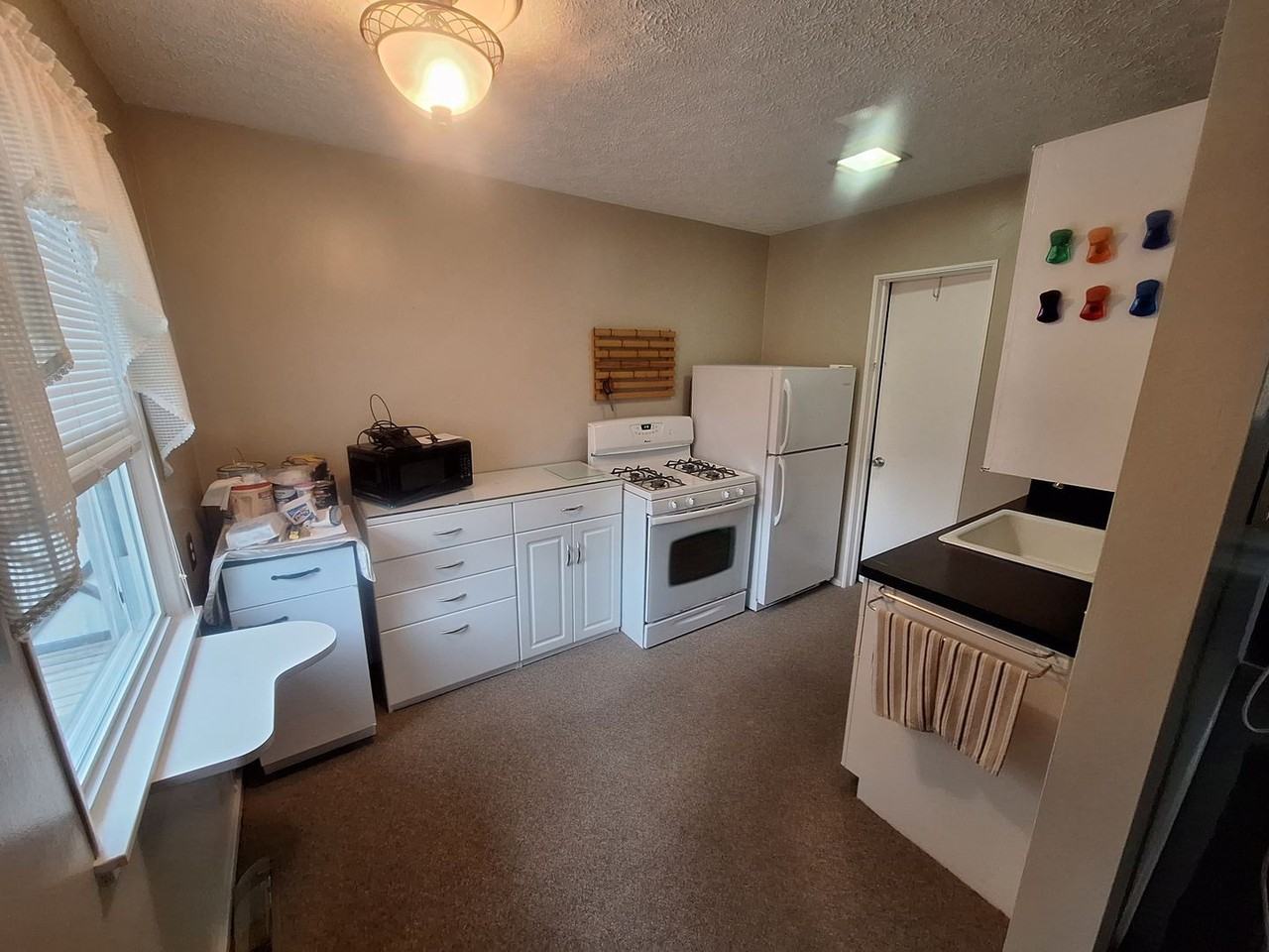 2038 1/2 Bird Dr - Photo 2 of 4