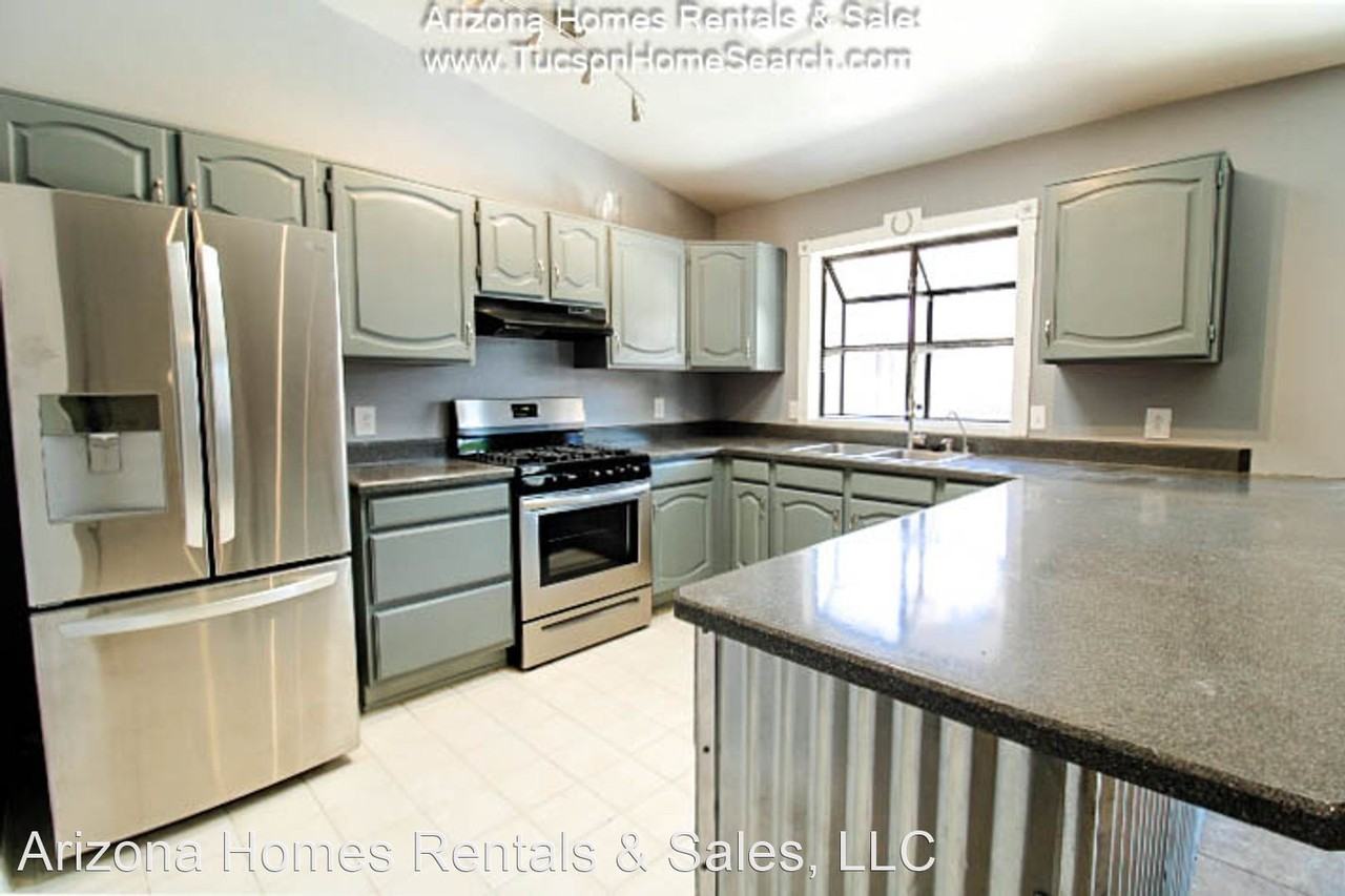 9670 N Crescent Ct - Photo 3 of 20