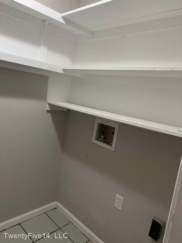 728 Morningside Ln - Photo 3 of 17