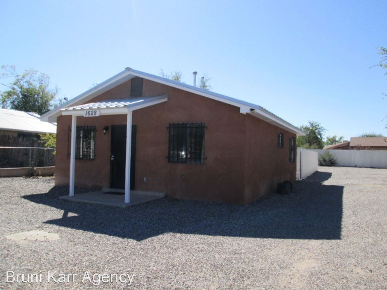 1628 Griegos Rd Nw - Photo 2 of 13