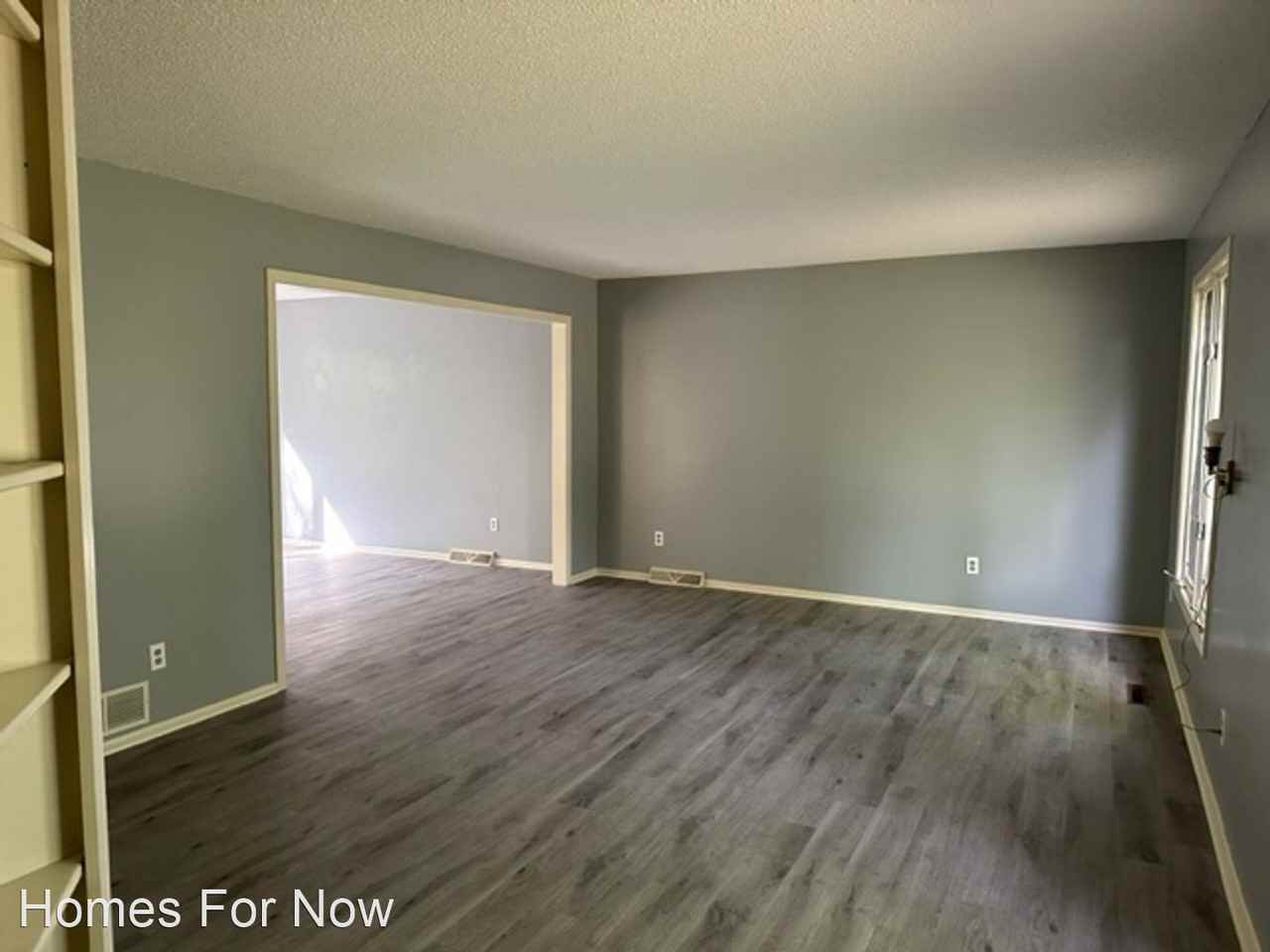 4317 Flag Ave N - Photo 3 of 19