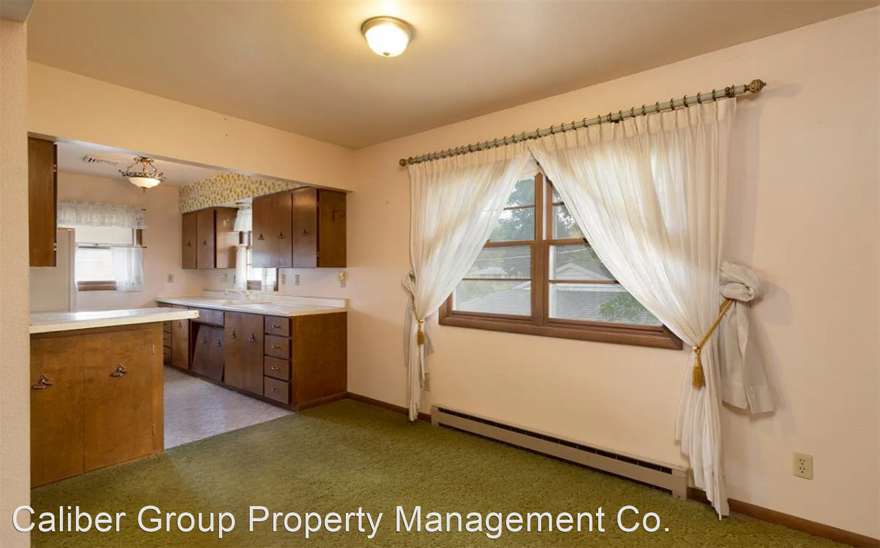 733 Martin Rd - Photo 2 of 12